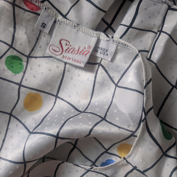 Graphic top with bottom tie loop belt - Picture 2 of 4